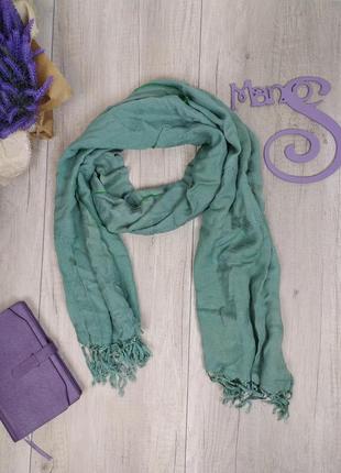 Женский шарф палантин демисезонный оливкового цвета с бахромой 192х691 фото