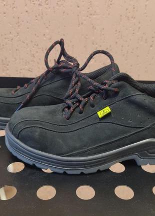 Кроссовки с усиленным носком bata, р.38