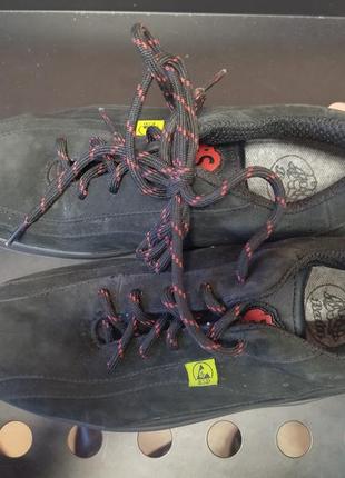 Кроссовки с усиленным носком bata, р.38