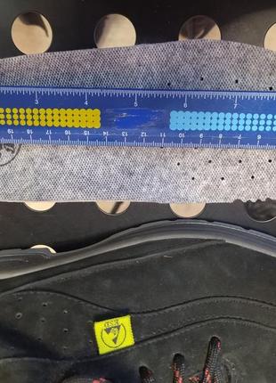 Кроссовки с усиленным носком bata, р.38