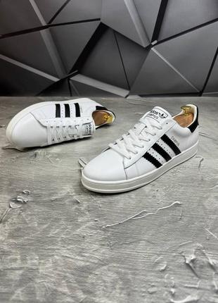 Мужские кеды с логотипом adidas из натуральной кожи белого цвета4 фото