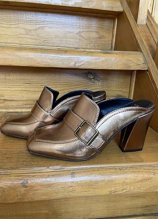 Сабо мюлі з закритим носком next