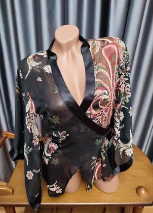 Красива блузка блуза на запах