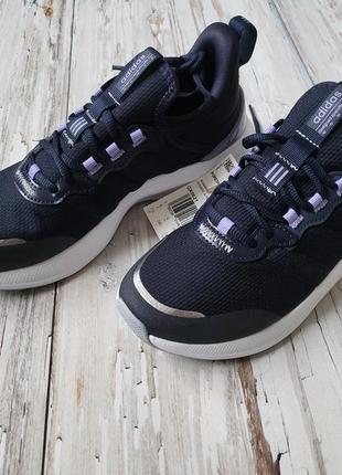 Кросівки adidas   оригінал.