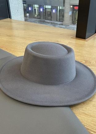Шляпа канотье унисекс с круглой тульей и широкими полями 8 см серая2 фото
