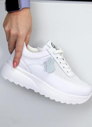 Білі легкі натуральні шкіряні кросівки з перфорацією сітка 36-409 фото
