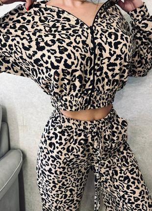 Костюм двойка широкие штаны палаццо леопардовый лео животный принт6 фото