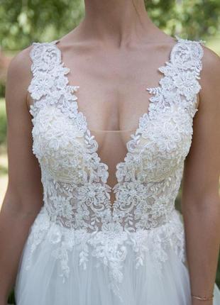 Красиве весільну сукню4 фото