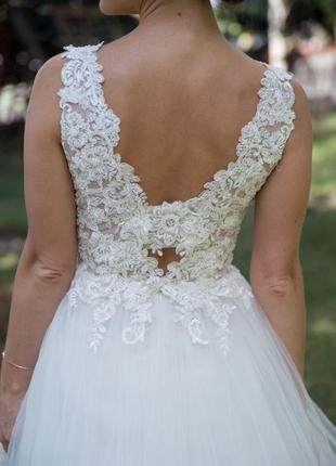 Красиве весільну сукню5 фото