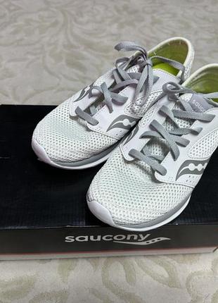 Кросівки жіночі saucony оригінал! в ідеальному стані