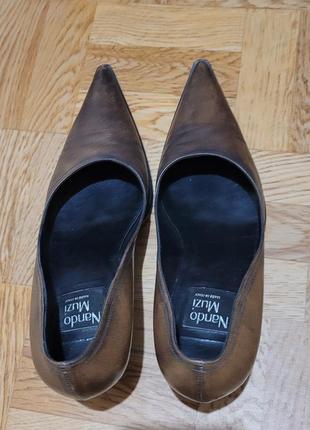 Итальянские кожаные туфли "лодочки" коричневые с бронзовым отливом на метал шпильке 38 р3 фото