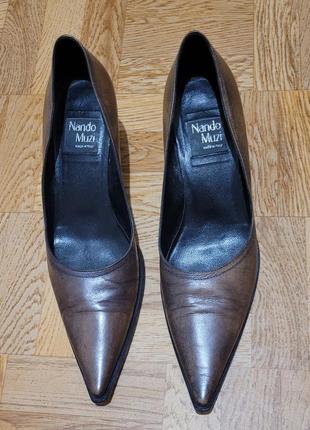 Итальянские кожаные туфли "лодочки" коричневые с бронзовым отливом на метал шпильке 38 р2 фото