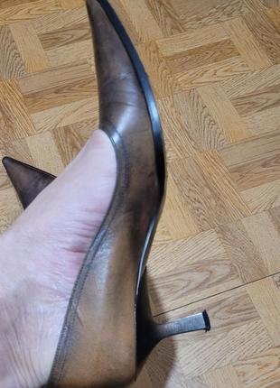Итальянские кожаные туфли "лодочки" коричневые с бронзовым отливом на метал шпильке 38 р7 фото