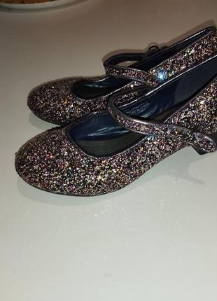 Туфли блестящие размер 32-33 4