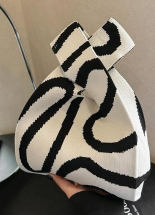 Тренд стильна чорно біла жіноча в'язана текстильна сумка шопер5 фото