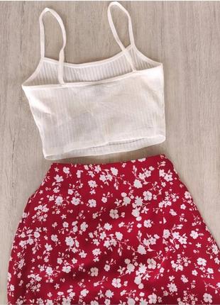 Комплект юбка принт цветы красного цвета + топ рубчик4 фото