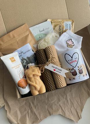 Жіночі бокси милі подарунки для дівчат жіночий подарунковий набір косметики б'юті бокс