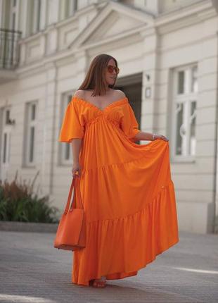 Сукня максі вільного крою однотонна з вирізом в зоні декольте якісна стильна трендова малинова помаранчева5 фото