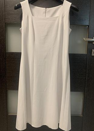 Белое платье.