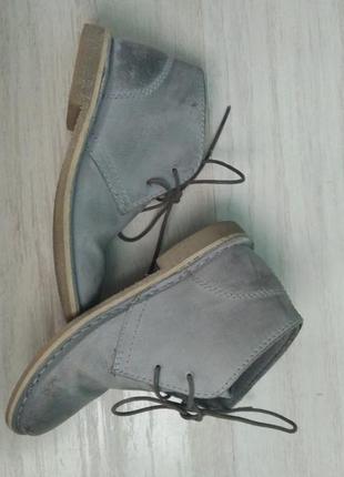 Ботинки на мальчика кожаные серые1 фото