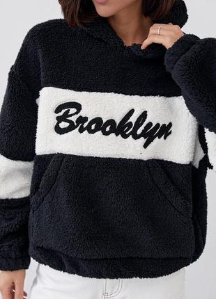 Жіноче худі з екохутра з написом brooklyn — чорний колір, l (є розміри)4 фото