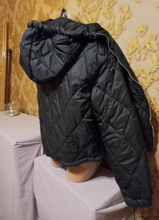 Стьогана чорна куртка демісезонна bershka5 фото