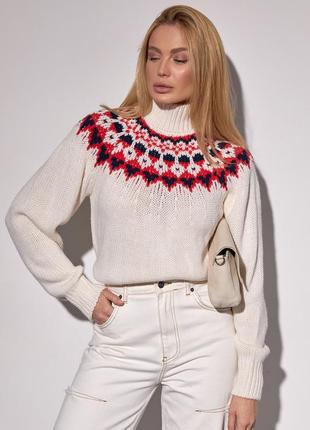 Укороченный вязаный свитер с орнаментом - молочный цвет, l (есть размеры)7 фото
