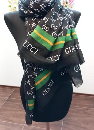 Шарф в стілі gucci