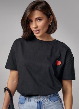 Трикотажная женская футболка с вышитым сердцем - черный цвет, l (есть размеры)5 фото