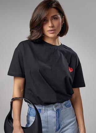 Трикотажная женская футболка с вышитым сердцем - черный цвет, l (есть размеры)6 фото