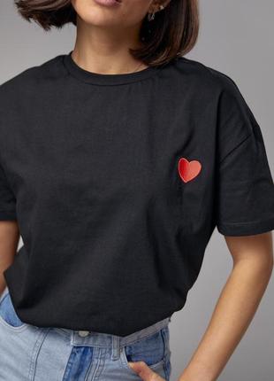 Трикотажная женская футболка с вышитым сердцем - черный цвет, l (есть размеры)4 фото