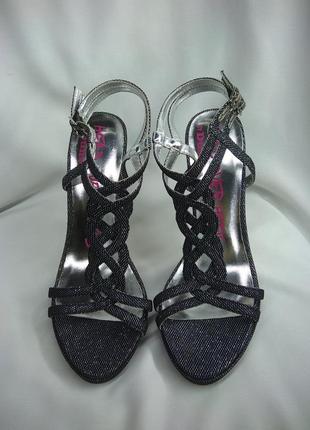Head over heels by dune стрипы нулевки блестящие черные с открытым носком для танцев хай хилс босоножки туфли на высоком каблуке4 фото