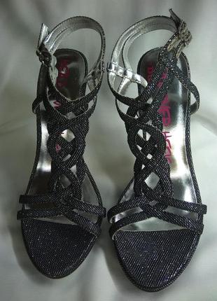 Head over heels by dune стрипы нулевки блестящие черные с открытым носком для танцев хай хилс босоножки туфли на высоком каблуке2 фото