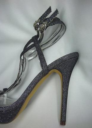 Head over heels by dune стрипы нулевки блестящие черные с открытым носком для танцев хай хилс босоножки туфли на высоком каблуке7 фото