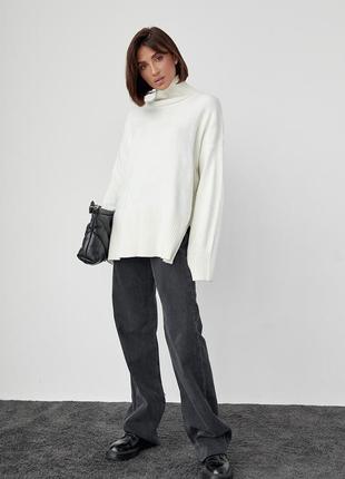 Женский вязаный свитер oversize с разрезами по бокам - молочный цвет, s (есть размеры)5 фото