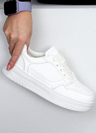 Белые универсальные повседневные кроссовки криперы с перфорацией8 фото