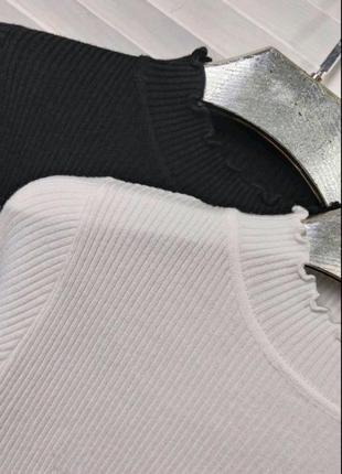 Гольф в рубчик з горловиною приталений білий чорний базовий стильний якісний2 фото