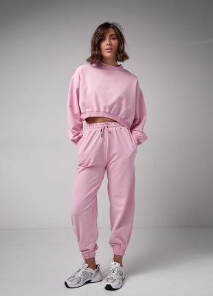 Жіночий спортивний костюм з укороченим світшотом і джогерами — рожевий, m (є розміри)5 фото