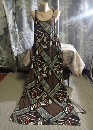 Плаття с розрізом  міді сукня в геометричний принт