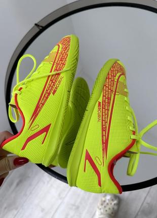 Шикарные фактурные футзалки  nike mercurial vapor3 фото