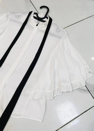 Белая блуза оверсайз кроя с широкими рукавами и воланами контрастный бантик zara3 фото