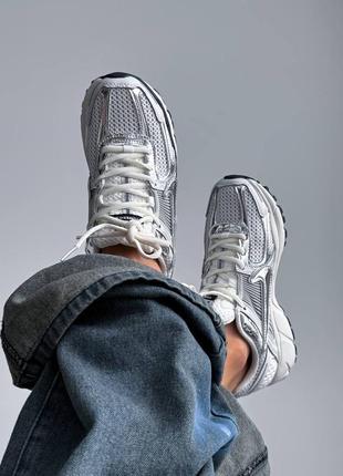 Кросівки жіночі весняні nike zoom voomero 5 silver5 фото