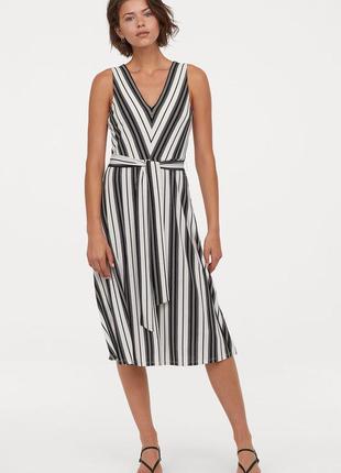 Полосатое платье в полоску с поясом длины миди от h&m