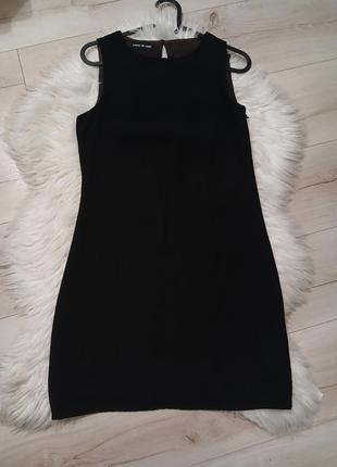 Строге класичне чорне міні плаття пряме