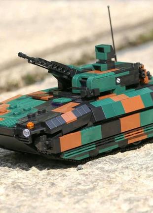 Конструктор бронетранспортер schützenpanzer puma 1238 деталей xingbao