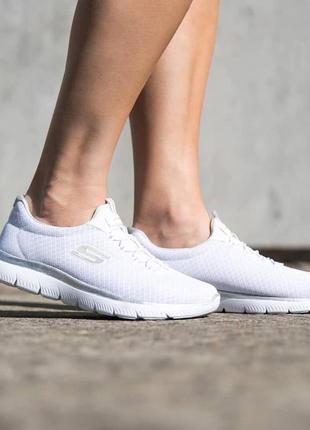 Приголомшливі текстильні кросівки американського бренду skechers summits white/silver