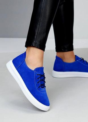 Яркие лазурно синие деми туфли на шнуровке натуральная замша на белой подошве2 фото