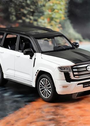 Металлическая машинка toyota land cruiser 300 детская игрушка коллекционная 1:32