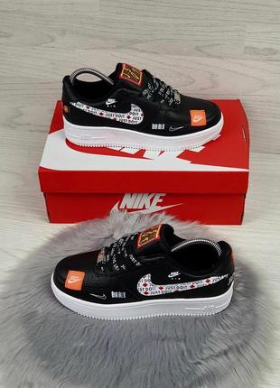 Женские кроссовки nike air force 1 just do it (чёрные с белым)4 фото