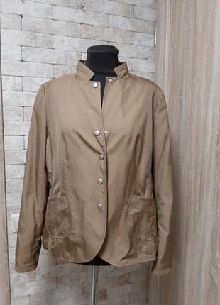 Куртка ветровка